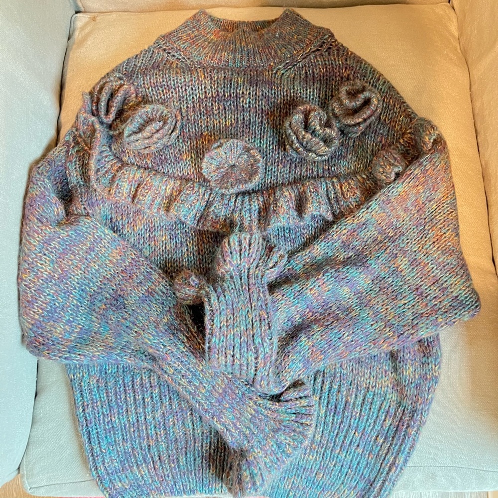 Zara Ruffled sweater size M